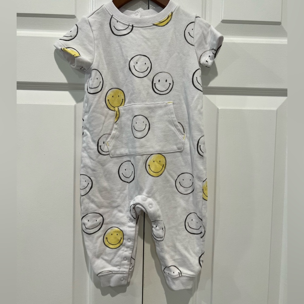 Cute Smiley Face Outfit 12-18mo